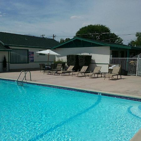 Bishop Village Motel ภายนอก รูปภาพ