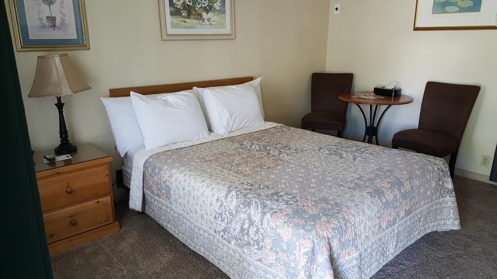 Bishop Village Motel ภายนอก รูปภาพ