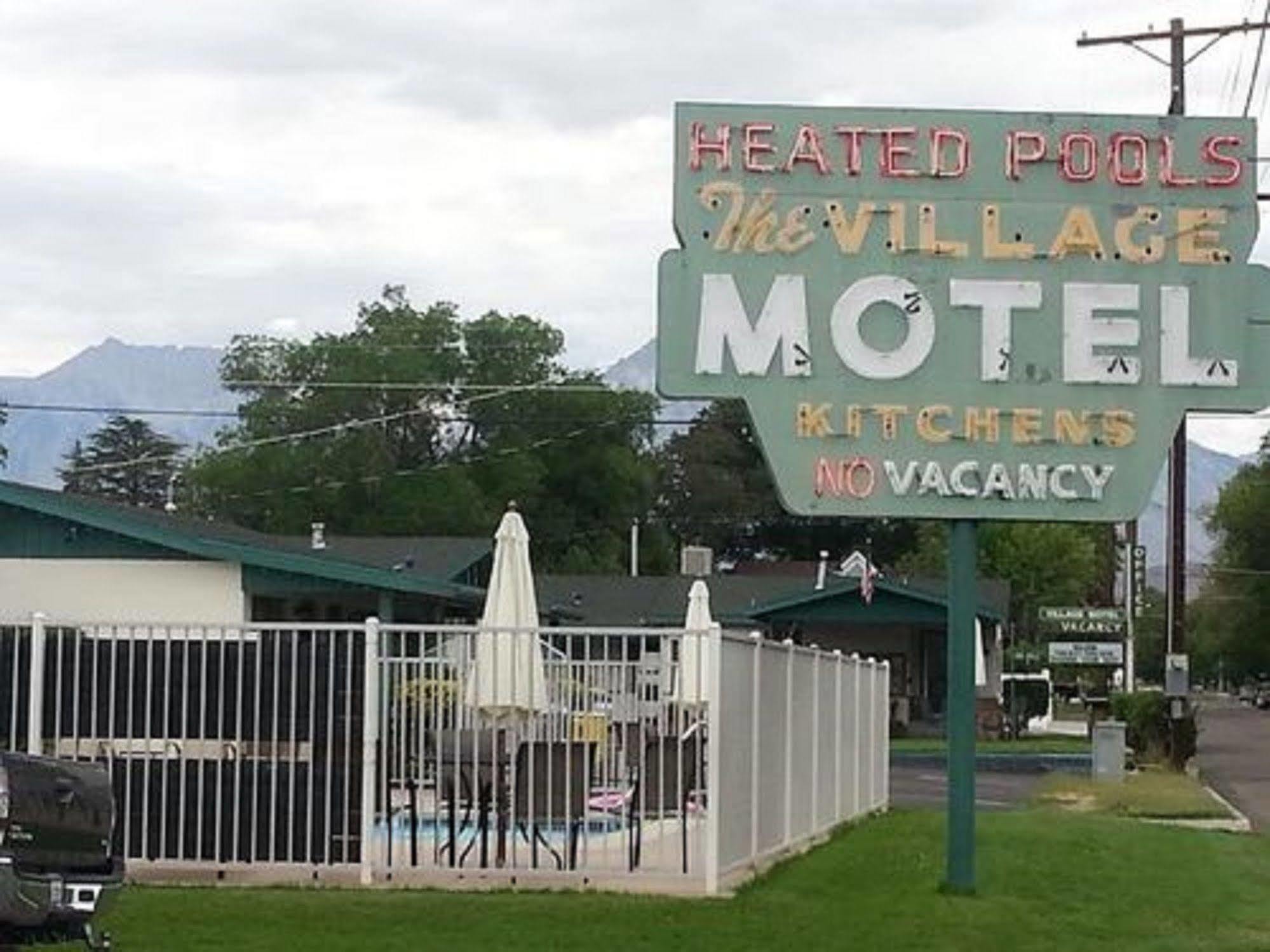 Bishop Village Motel ภายนอก รูปภาพ