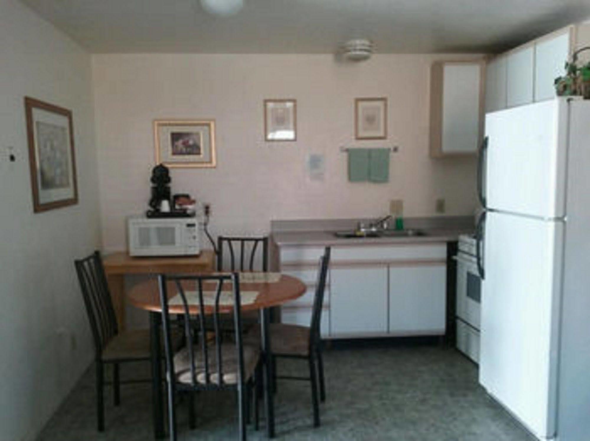 Bishop Village Motel ภายนอก รูปภาพ