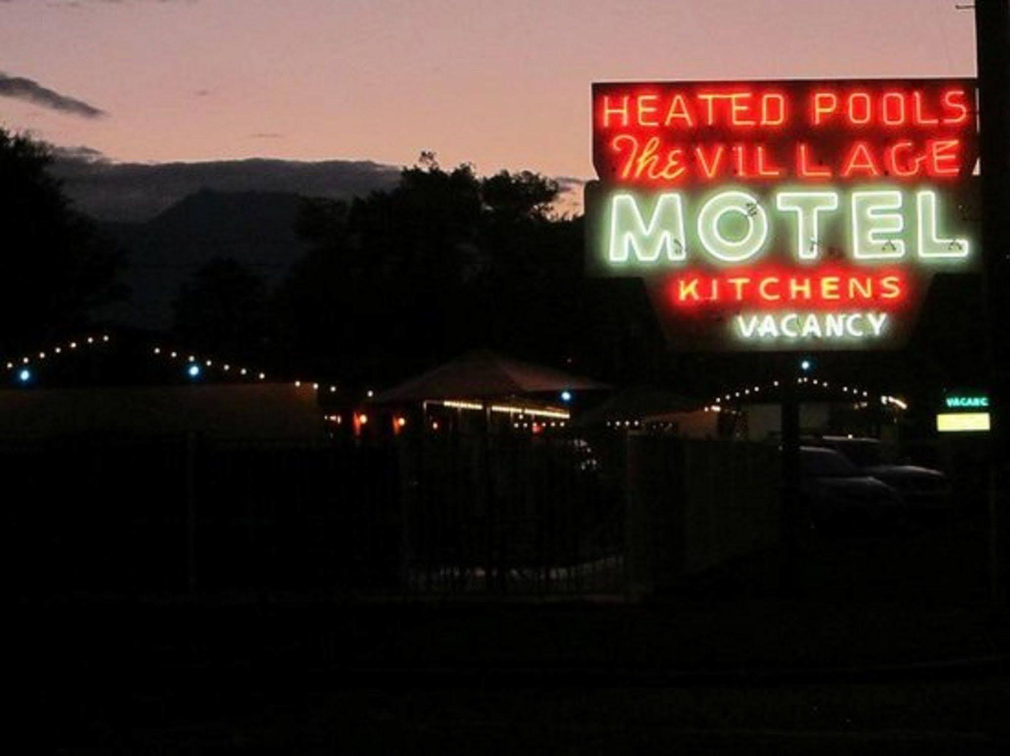 Bishop Village Motel ภายนอก รูปภาพ